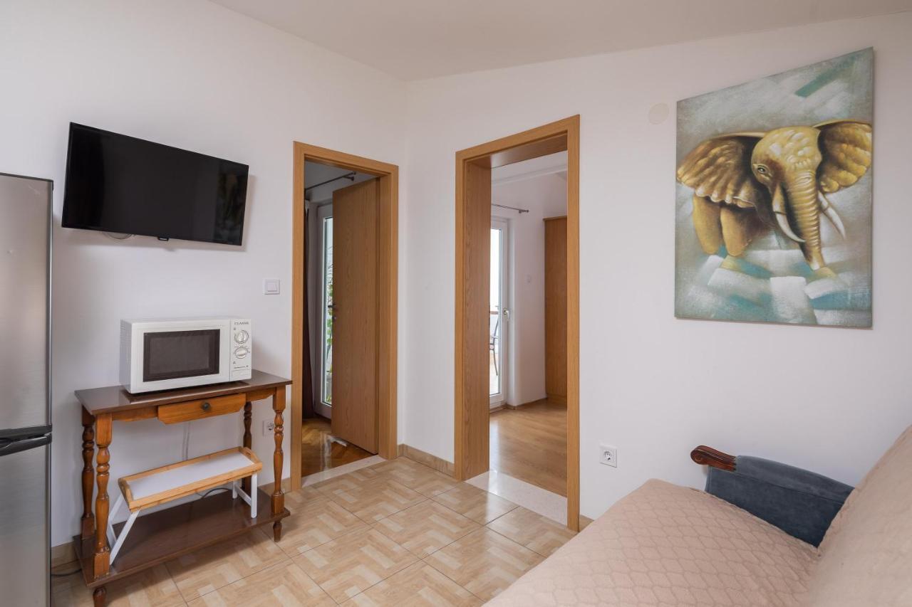 Adriatic Beach Suites Omiš Exterior foto